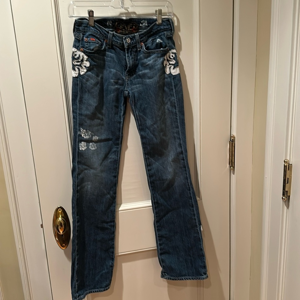 Rare vintage 7 for all Mankind jeans with white floral embroidered flowers.Sz 14